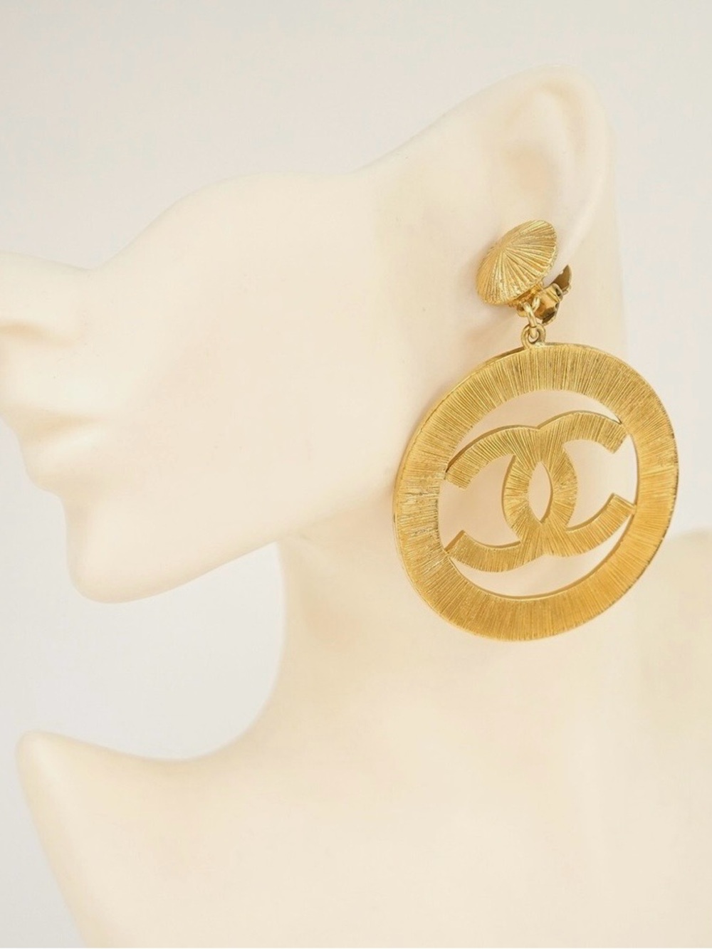 Double C XXL Sunburst LOGO VINTAGE 1990’s Gold - Tone Earrings See description
